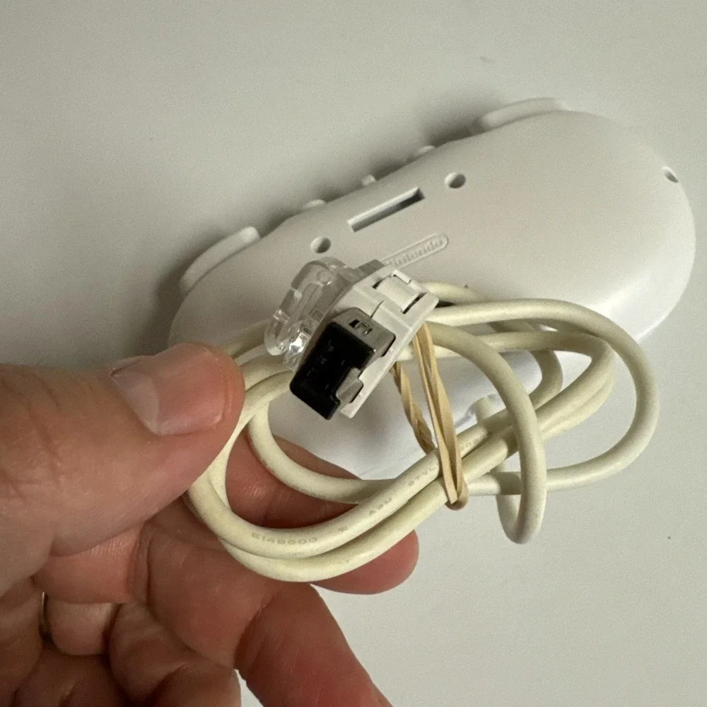 Nintendo Wii Classic Controller White RVL-005 Video Game Gamepad Accessory
